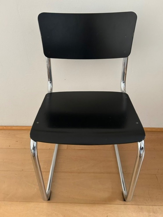 Sillas de comedor Thonet - Mart Stam, blanco y negro, Cromo, Madera, Bauhaus (foto 6 de 6)