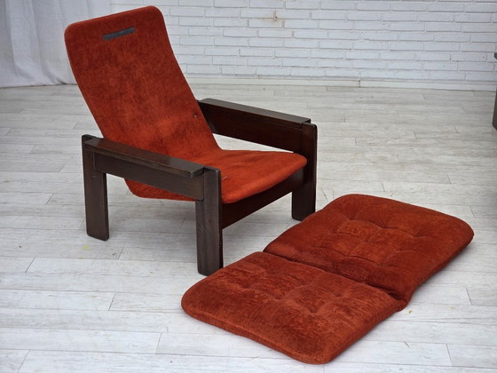 Image 1 of Deense fauteuil uit de jaren 70, oranje/rood meubelvelours, donker eikenhout.