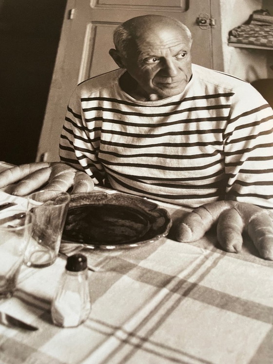Image 1 of Robert Doisneau (1912-1944), Les Pains de Picasso, Vallauris 1952, Copyright Robert Doisneau/ Gamma Rapho, Uitgeverij Picasso/VG