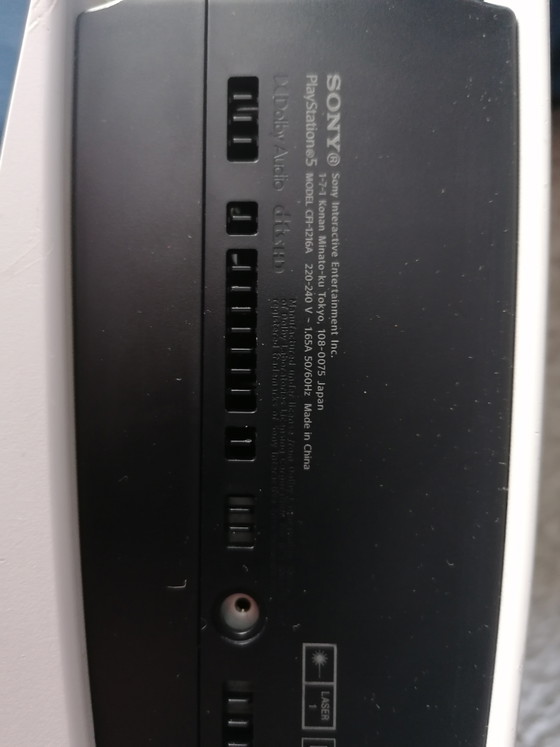 PlayStation 5 sans câbles ni manettes (console seule) – Sony, Objets déco, Plastic (photo 11 of 12)