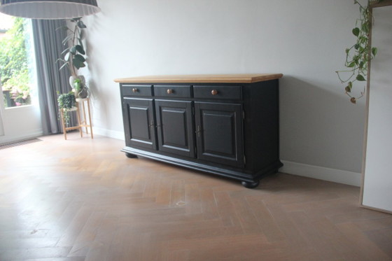 Credenza nera con piano e cassetti in rovere. – Credenze, Metal, Wood (photo 6 of 12)