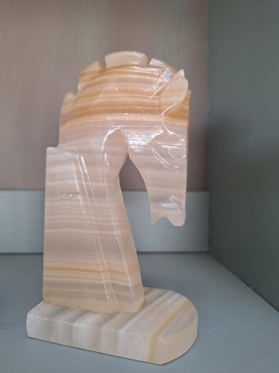 Buchstützen aus Onyxmarmor in Pferdeform, Dekorative Objekte, Creme (Foto 6 von 6)
