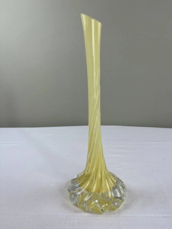 Gedraaide gele kunstglazen soliflores – Vazen, Crystal, Glass, Vintage (photo 9 of 9)