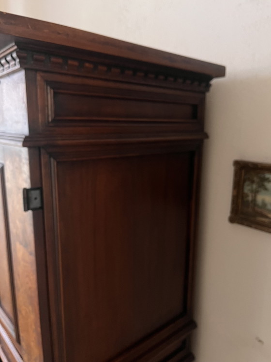 Italiaanse notenhouten broodkast – Wandkast, Wood, Textile (photo 11 of 14)