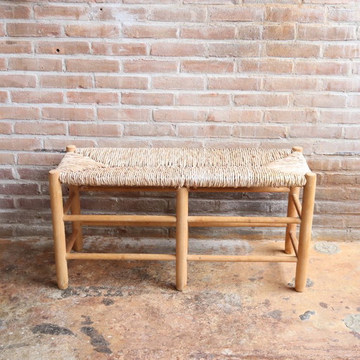 https://www.meutt.nl/a-109283495/fauteuils-stoelen/vintage-oud-bankje-rieten-zitting-hal/