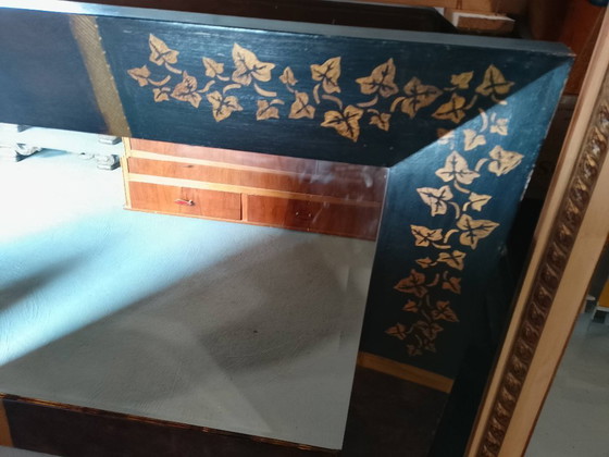 Image 1 of Specchio vintage in legno con foglie d'oro dipinte a mano