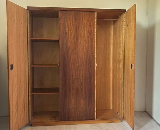 3-türiger Vintage-Kleiderschrank