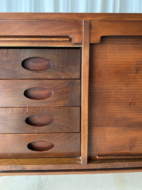Credenza in palissandro di Gianfranco Frattini per Bernini, anni '60. – Credenze, Legno (photo 9 of 17)