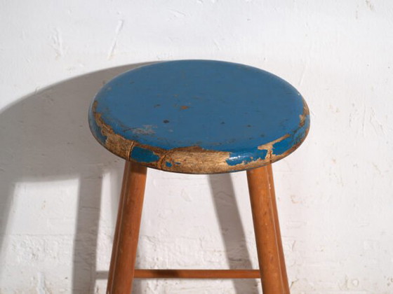 Antique wooden stool with round seat – Central Europe, circa 1950 – Rustic (photo 12 of 34)