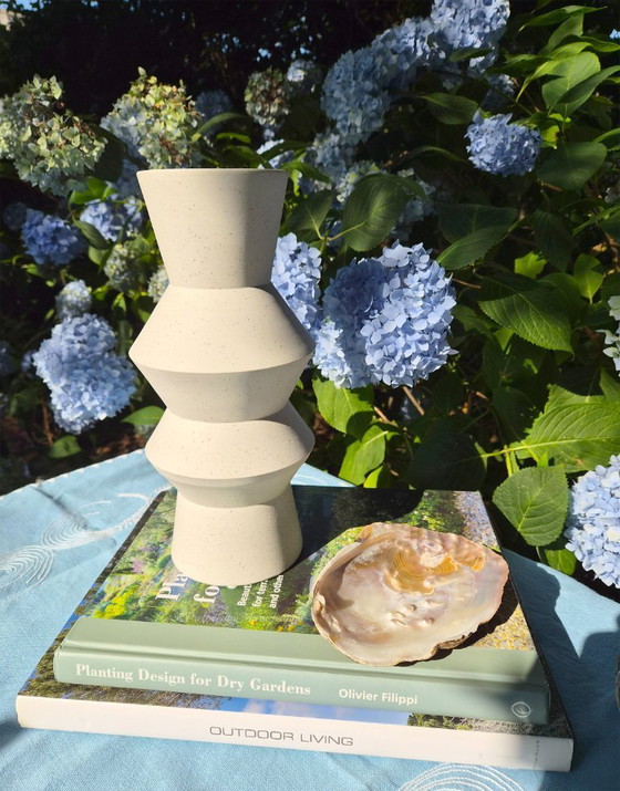 Image 1 of Brand new modern HK Living design vase speckled clay vase. 