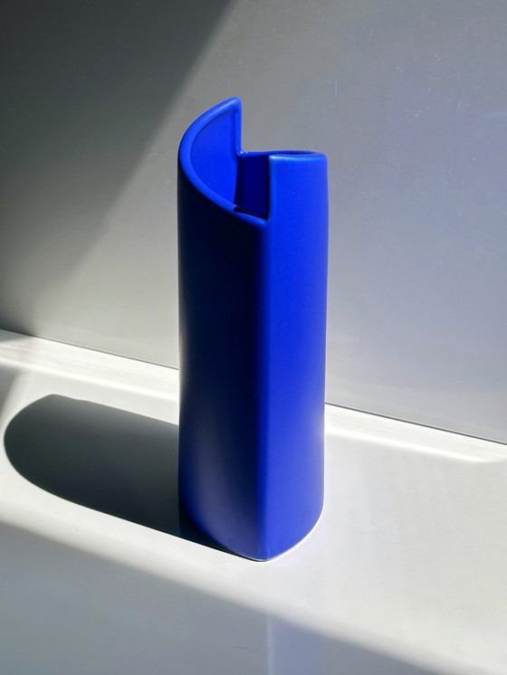 Image 1 of Vintage blauwe ASA vaas Elypse bloemenvaas kobaltblauw postmodern keramiek Memphis Milano jaren 90 1990 Duitsland Swirl