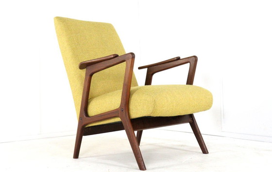 Image 1 of Poltrona vintage 'Hoekschewaard' recentemente rivestita