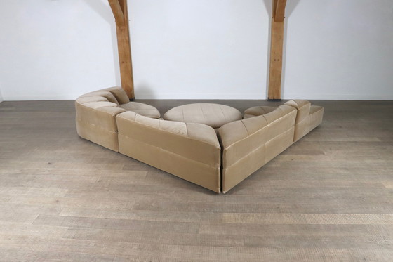 Image 1 of Roche Bobois "Paysage" Sofalandschaft aus beigem Samt von Hans Hopfer, 1974