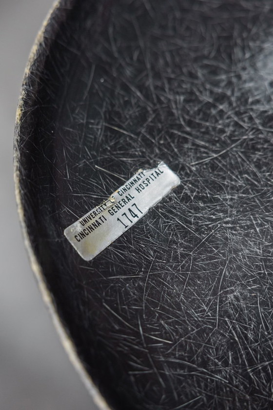 Image 1 of Eames DSW glasvezelstoelen