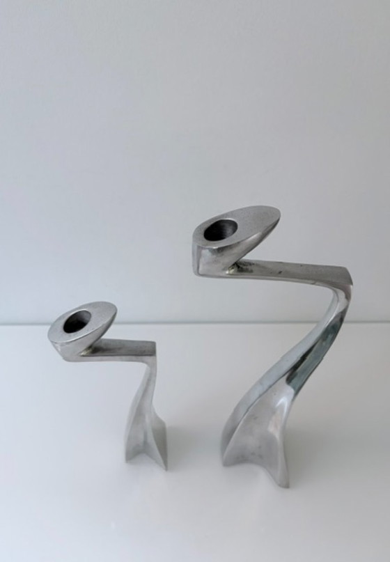 Portacandele Swan iconici di Matthew Hilton per SCP – Aluminium (photo 6 of 24)