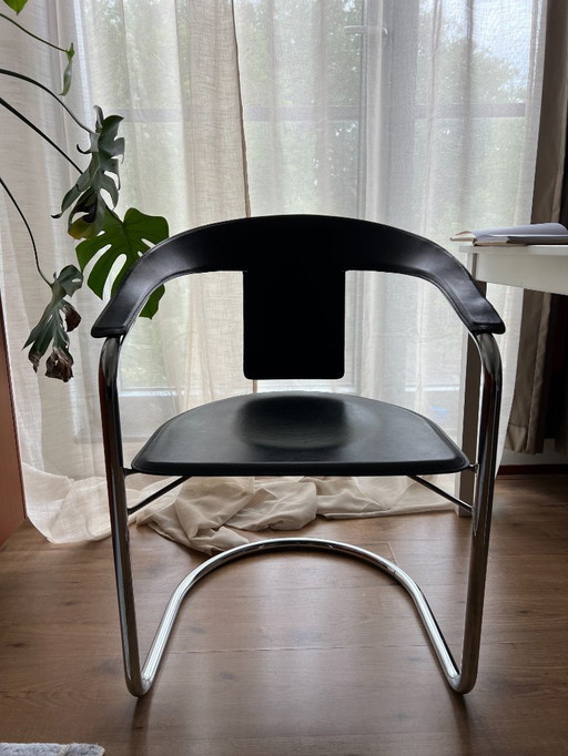 Chaise de designer italien