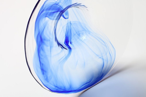 Image 1 of Vintage Bormioli Rocco kunstglazen schaal: kobaltblauwe werveling als middelpunt.