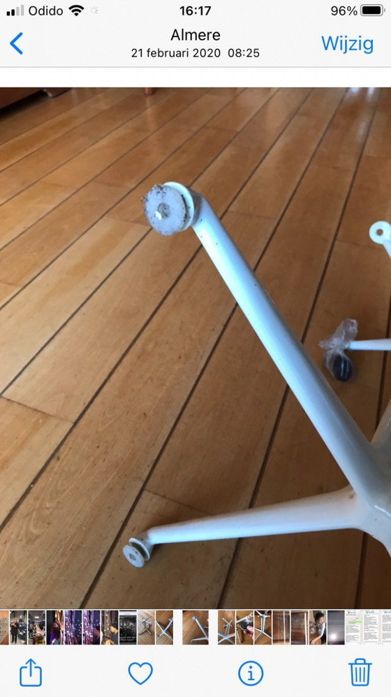 Image 1 of Chaise coque Eames originale Herman Miller