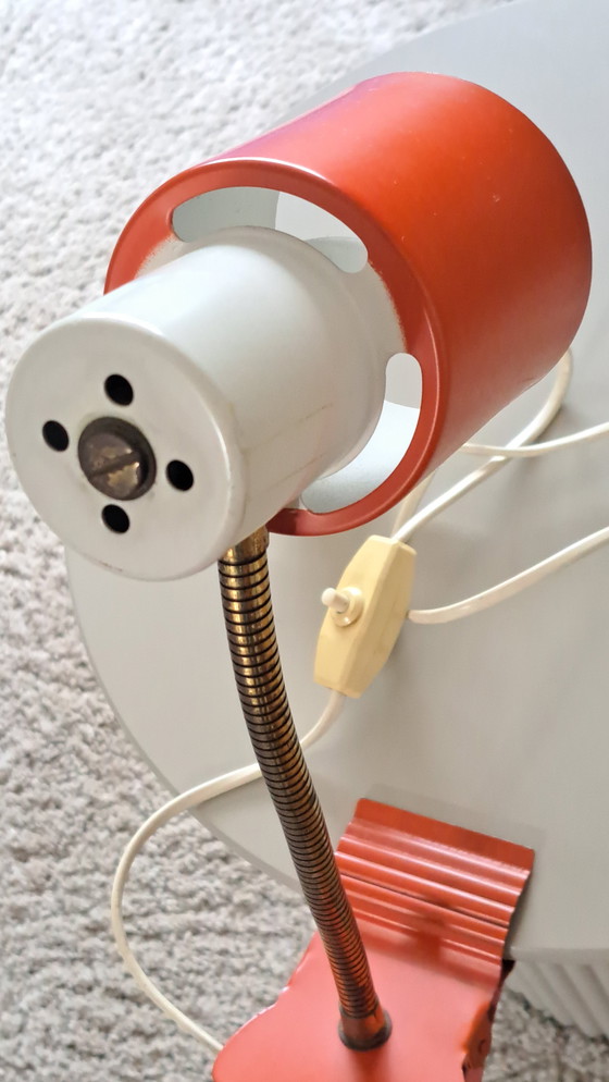 Image 1 of Lampada a morsetto Hala Vintage arancione e bianca - Design H. Busquet