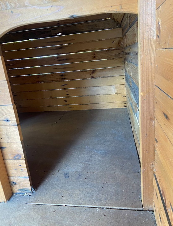 Image 1 of Casa de perro de madera hecha a mano