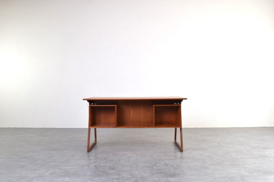 Image 1 of Mid-Century Deens Teak Executive Bureau van Svend Åge Madsen voor H.P. Hansen, jaren zestig.