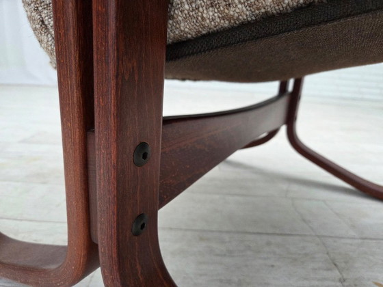 Image 1 of Fauteuil uit de jaren 70, Noors design, stof van een wollen mix, gebogen hout.