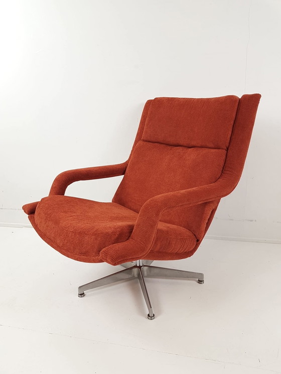 Image 1 of Vintage Artifort fauteuil F140 Harcourt nieuw gestoffeerd