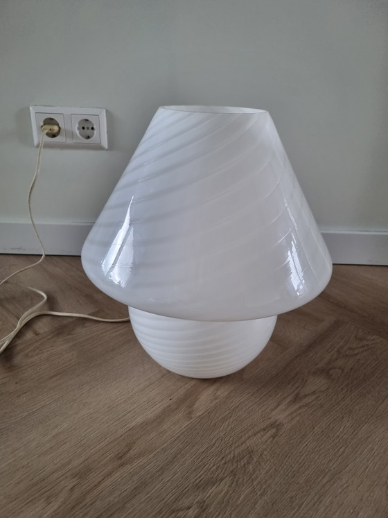 Vetri Murano Lampe de Table Champignon Swirl Verre Blanc – Glass (photo 2 of 8)