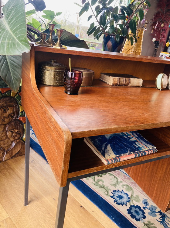 Image 1 of bureau vintage en teck du milieu du siècle