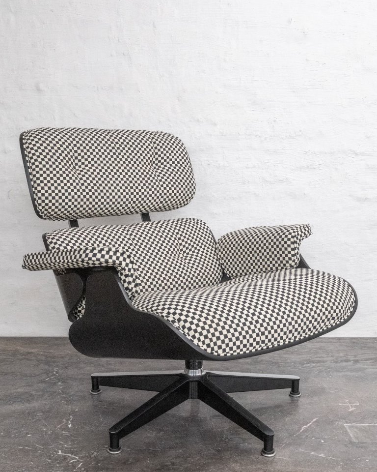 Eames Herman Miller Lounge Chair Alexander Girard checker | €7,400 ...