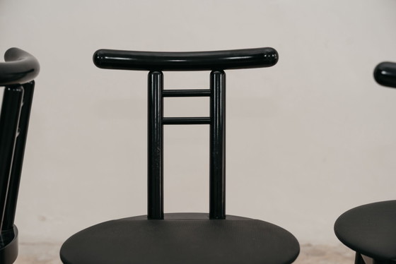 Image 1 of Set van 4 postmoderne stoelen in Memphis-stijl, Italiaans design uit de jaren 80.