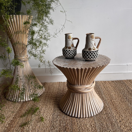 Image 1 of Mesa de centro McGuire de ratán y bambú