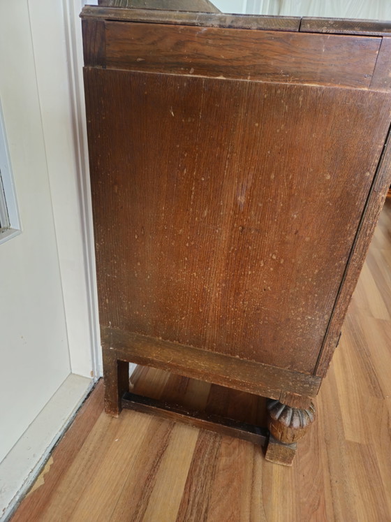 Antique solid oak sideboard, Jacobean Revival, ca. 1925, rich wood carving, Merk onbekend, Other, Brown (photo 7 of 9)