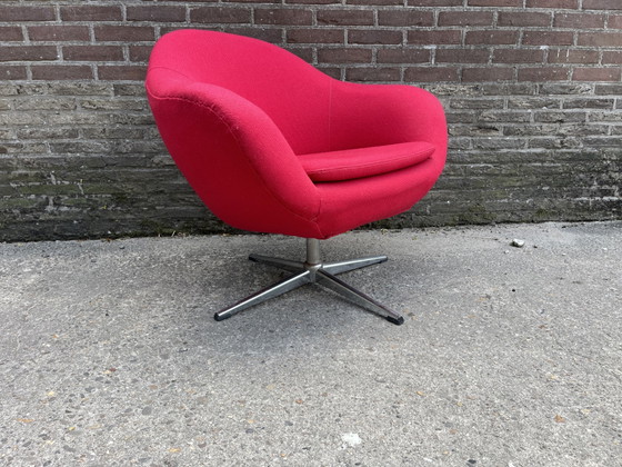 Image 1 of Fauteuil pivotant au design vintage, revêtement rouge, années 1970/1980