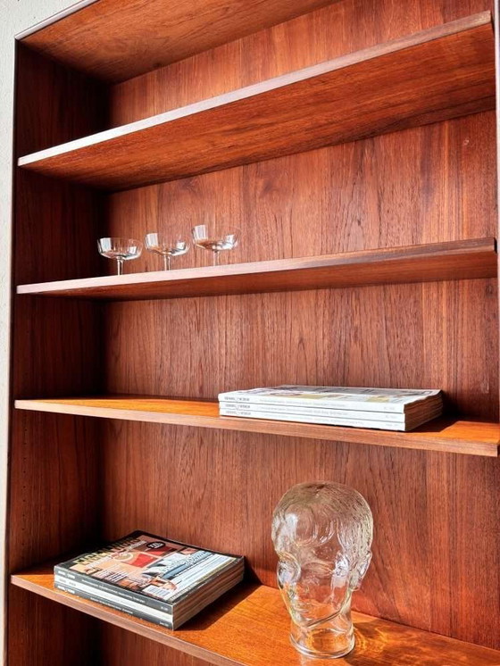 Image 1 of Libreria scandinava vintage in mogano completamente ristrutturata