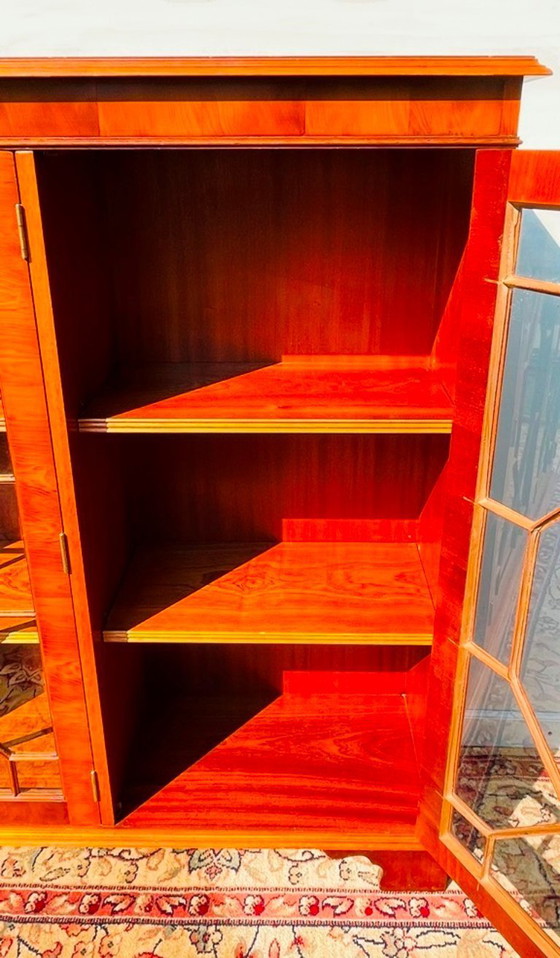 Image 1 of Bücherregal im englischen Stil des 19. Jahrhunderts