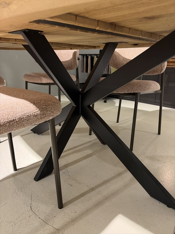 Image 1 of Dyyk Ovale Eiken massieve eetkamertafel 