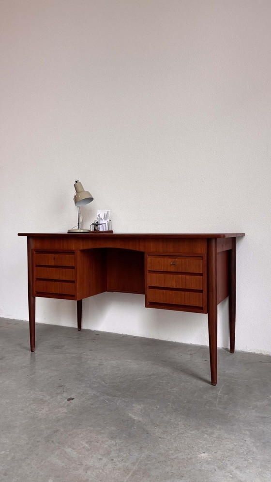 Image 1 of Bureau vintage danois (2 faces) Teck