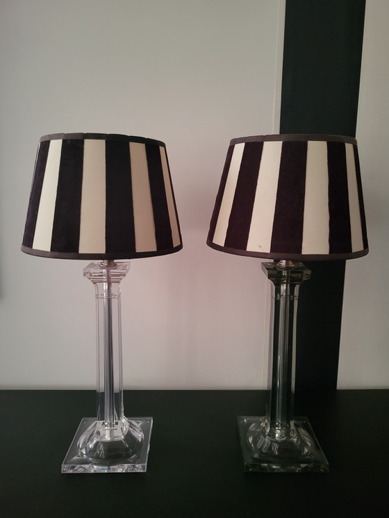 Image 1 of 2 lampade da tavolo in plexiglas con paralume a righe