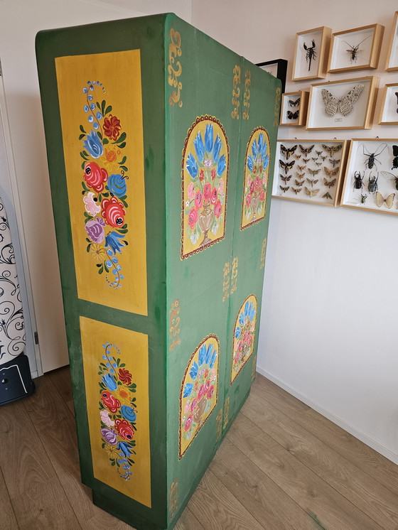 Image 1 of Antieke Gruco kast - deur in deur, deelbaar in 2, handbeschilderd met bloemen