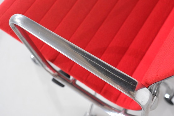 Image 1 of Sillón "EA 117" Charles Ray Eames para ICF, Estados Unidos 1969.