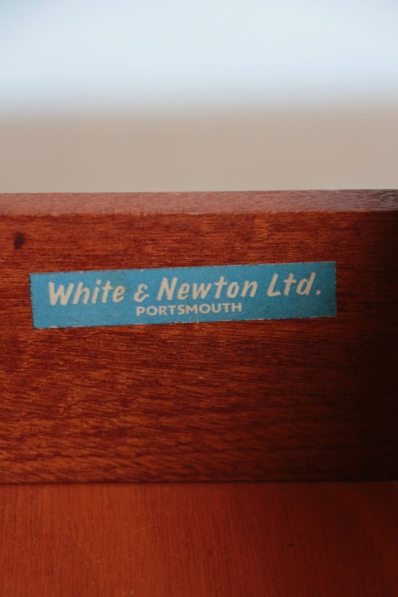 Image 1 of Aparador - White & Newton