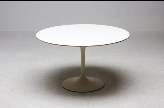 Image 1 of Tavolino da caffè con piedistallo Tulip di Eero Saarinen, 1960