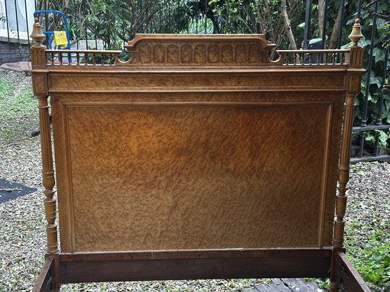 Image 1 of Lit en ronce de bois période Louis Philippe - Restauration 