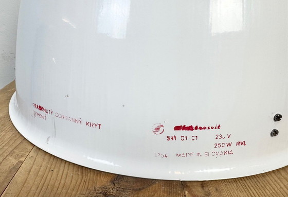Image 1 of Grande lampe industrielle en émail blanc d'Elektrosvit, années 1990