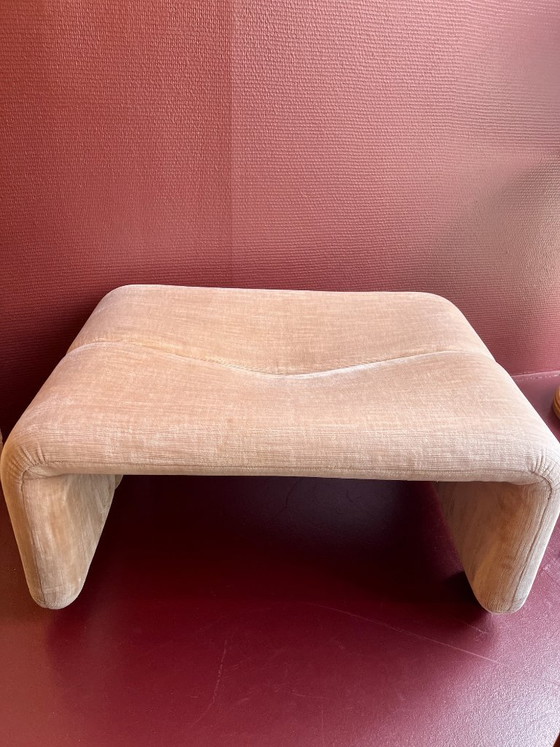 B&B Italia - Afra Scarpa, Tobia Scarpa - Ottomano Modello Coronado – Poggiapiedi e pouf, Plastica, Tessile (photo 2 of 8)