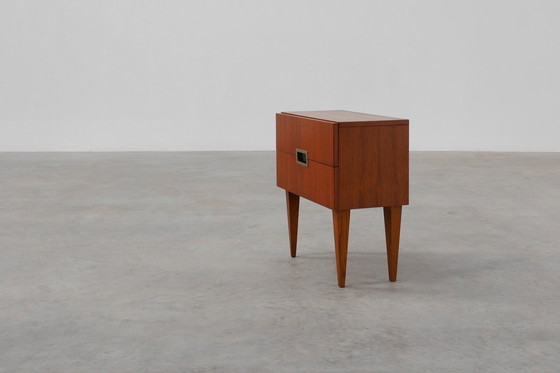 Image 1 of Vintage nachtkastje in teakfineer met 2 laden, België 1950