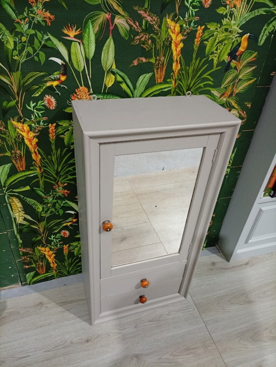 Image 1 of Armario con espejo