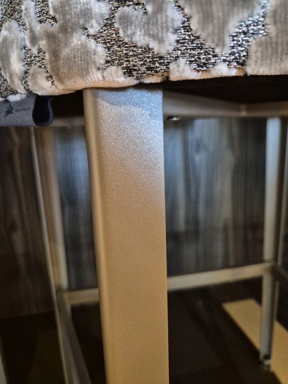 Sgabello da bar Hofstede Raanhuis C-Max in tessuto beige con stampa leopardata e base color champagne - 3 (photo 7 of 7)