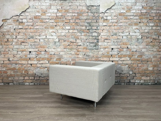 Image 1 of Poltrona Moooi Bottoni beige